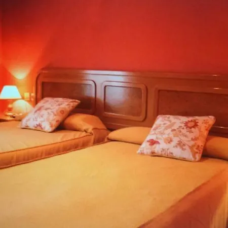 Hostel Calzada Romana *