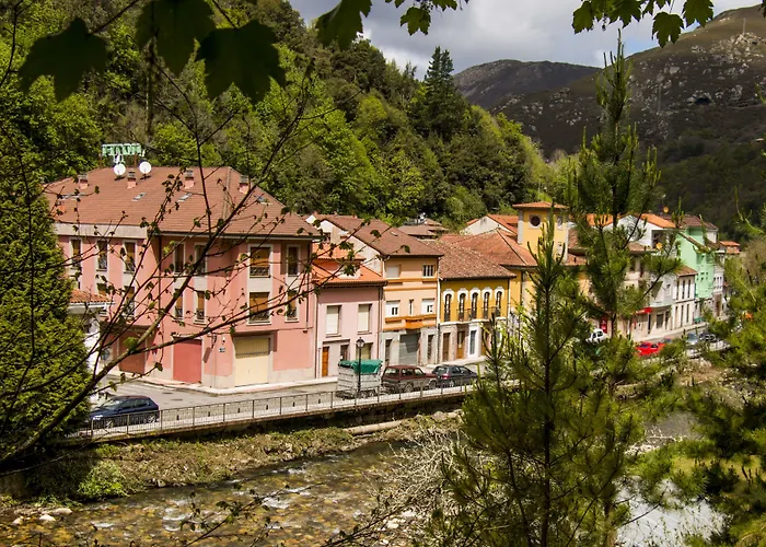 Calzada Romana * Belmonte De Miranda